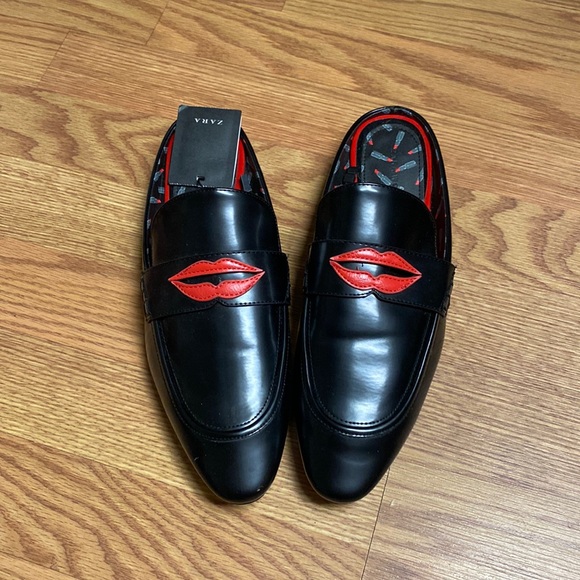 Zara Shoes - Zara flats mules lips